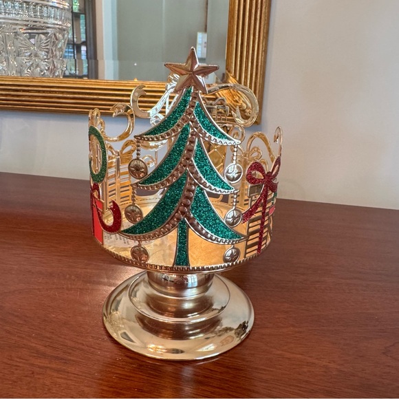 Bath & Body Works Gold and Green Holiday Decor Candle Holder - Picture 1 of 6